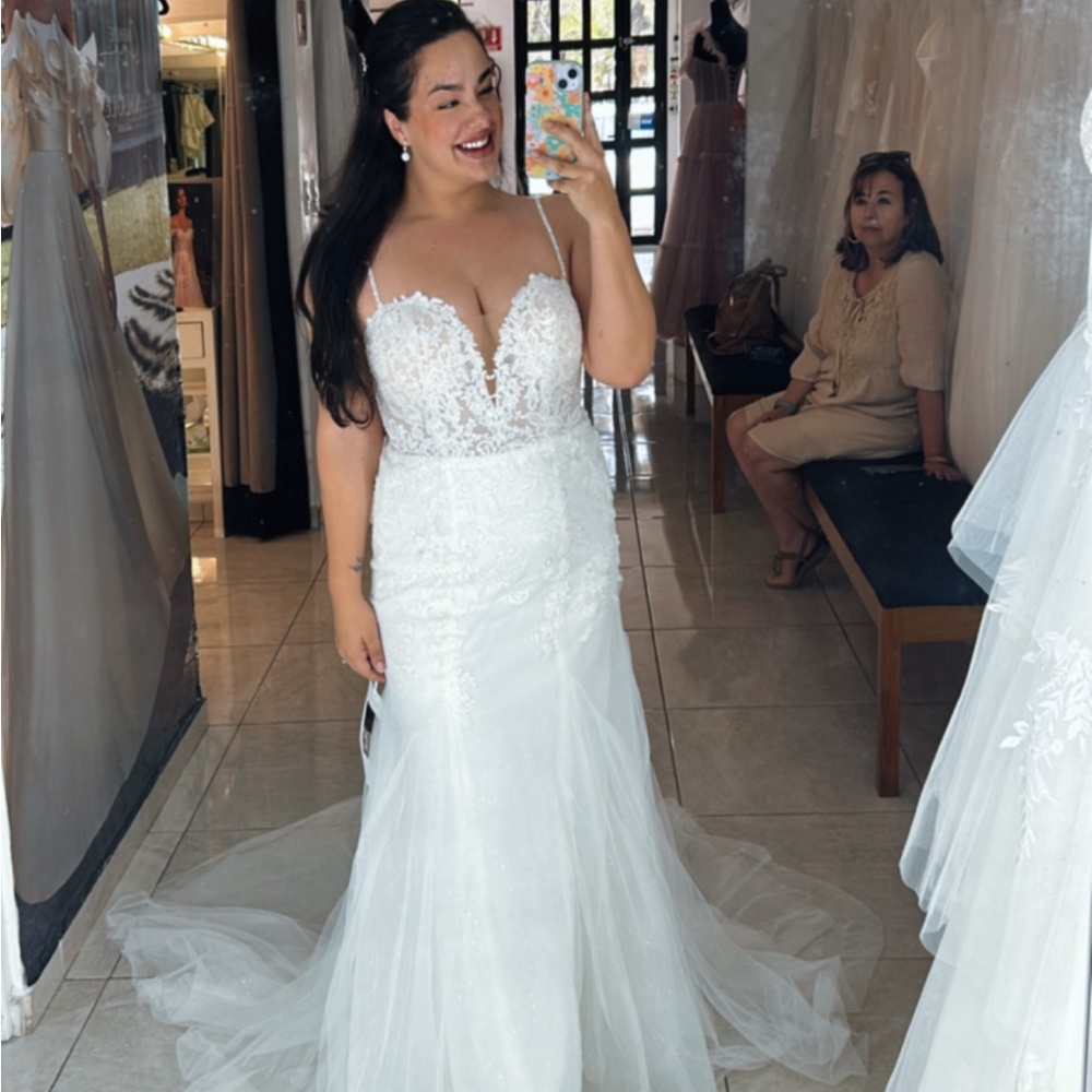 Brand New Beautiful Wedding Dress